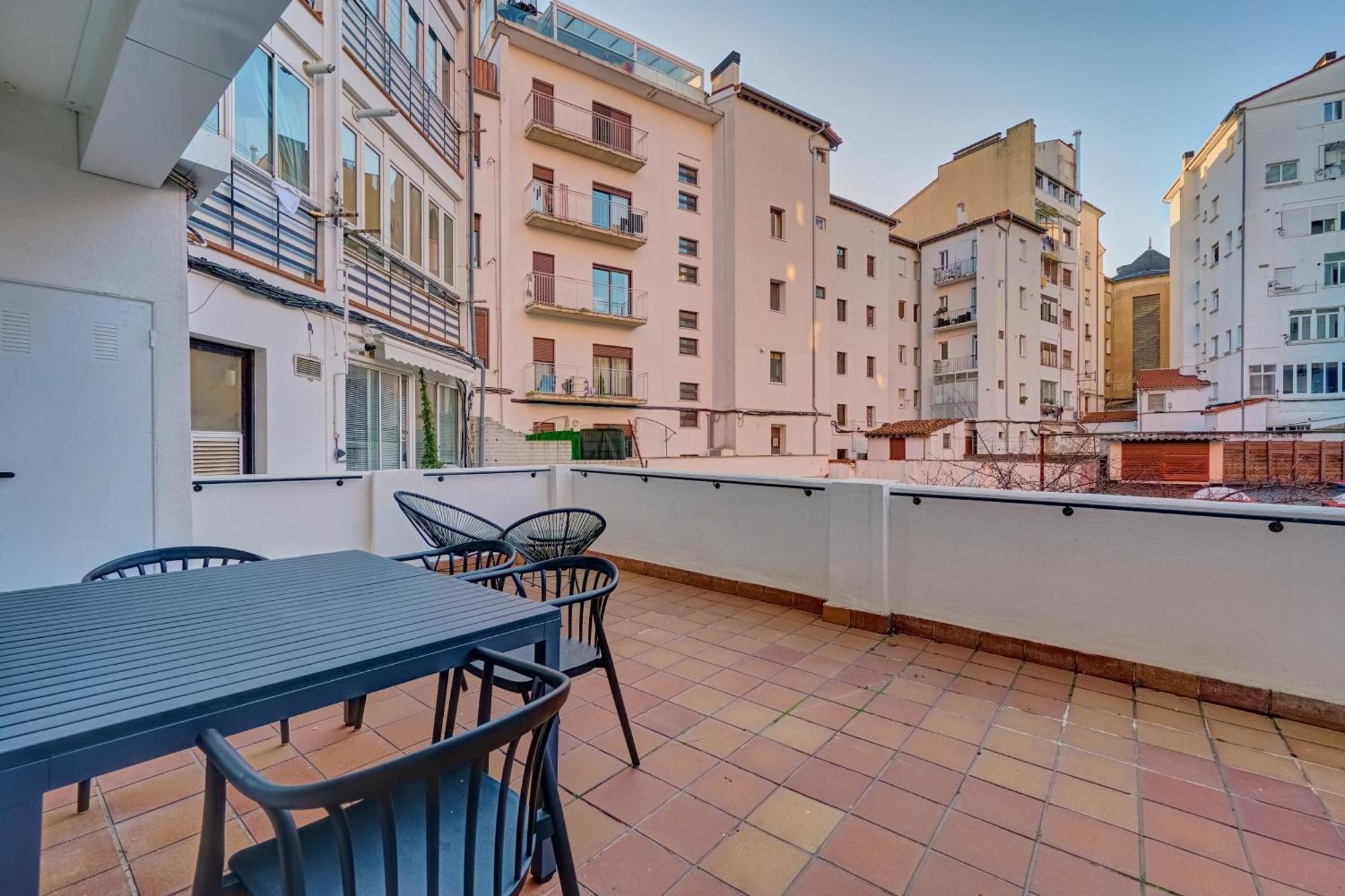 Apartamento El Conde By Clabao ปัมโปลนา ภายนอก รูปภาพ